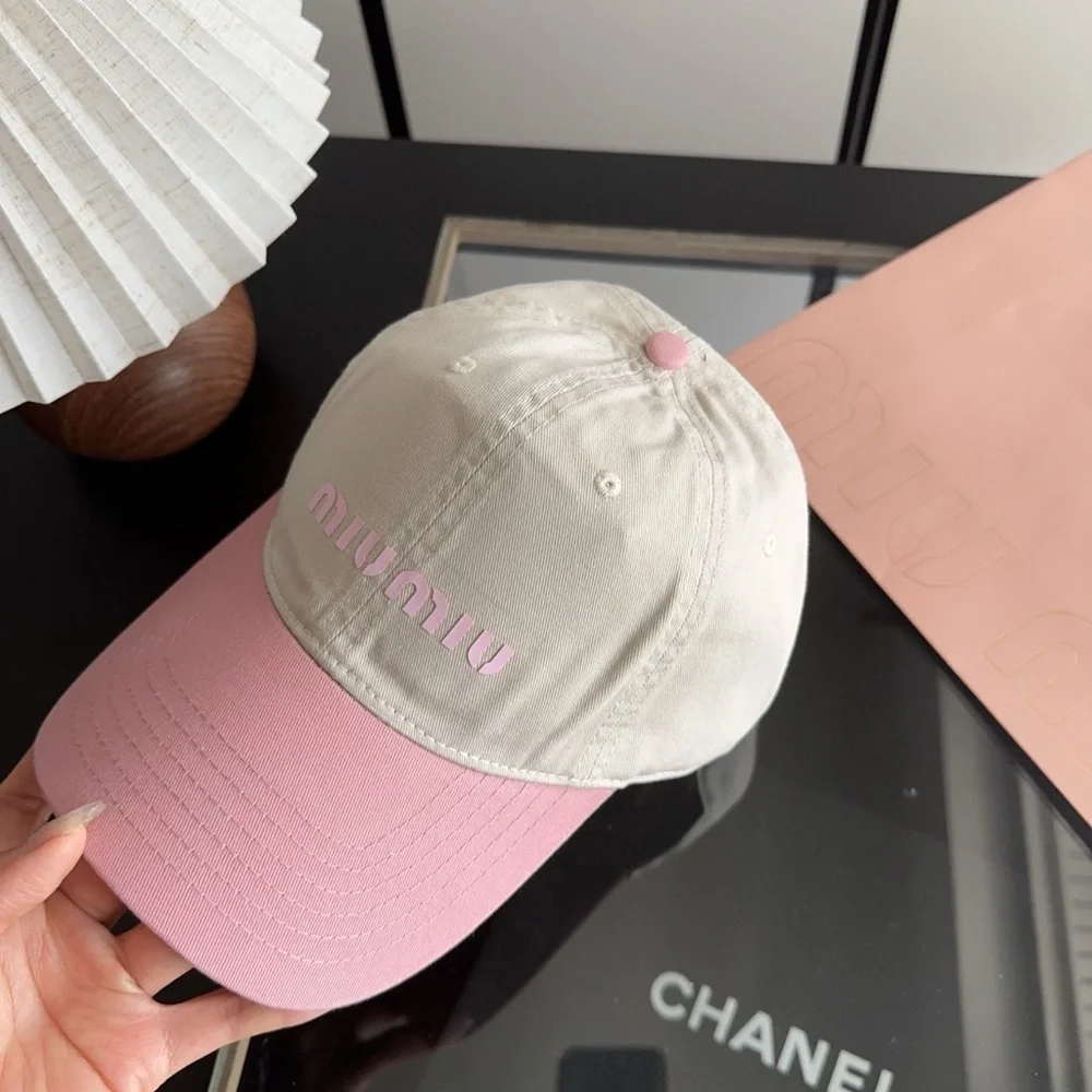 Miu Miu pink and white striped baseball cap for sun protection - Picture 2 of 4